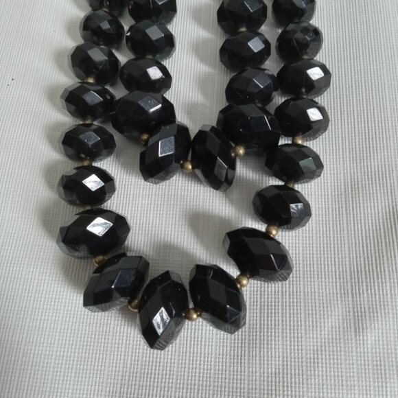 Black Graduated Faceted Chunky Acrylic Beaded Double Strand Statement Necklace - Picture 3 of 9